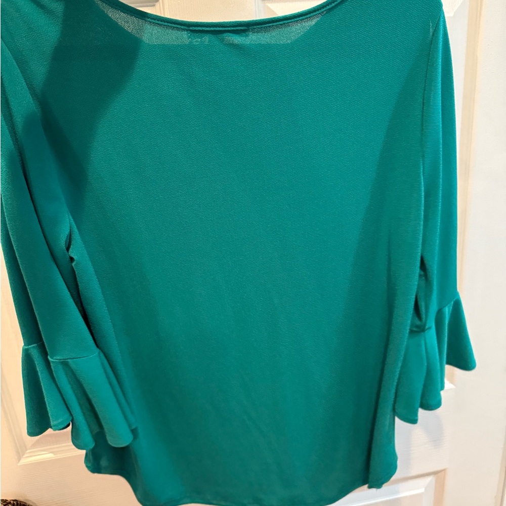 Green Envelope LA Green  Blouse with Bell Sleeves - Picture 4 of 4